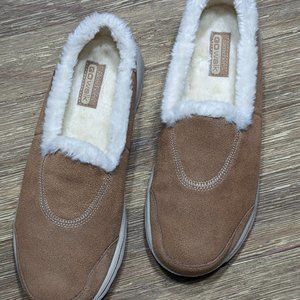 Skechers Go Walk Women’s Pull on Chestnut Suede Upper with Faux Fur Lining